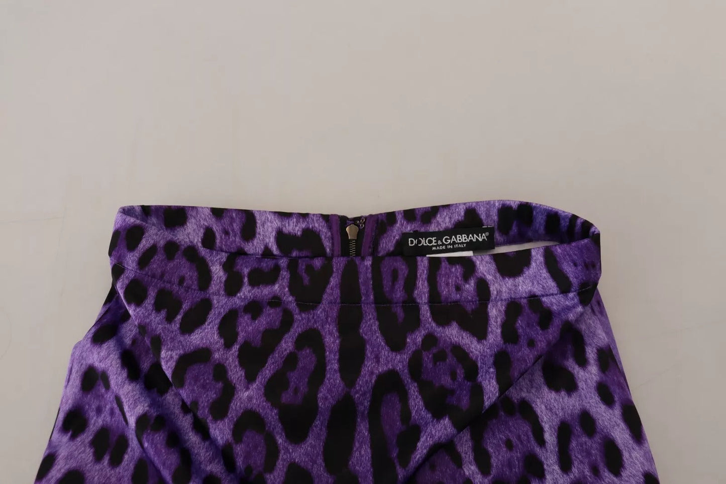 Dolce & Gabbana Purple Leopard Print Pencil Cut Mini Women's Skirt ()
