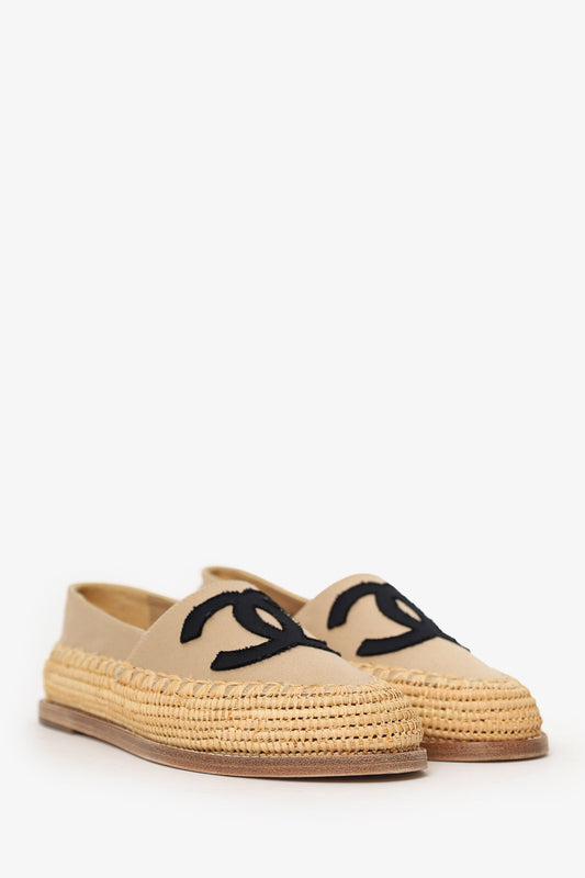 Chanel™ Beige/Black Satin/Woven Raffia CC Espadrille Flats Size 36