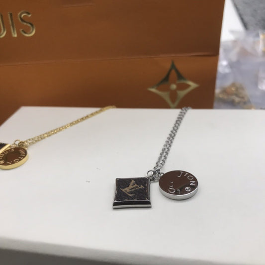 Louis Vuitton NECKLACE MONOGRAM SQUARE